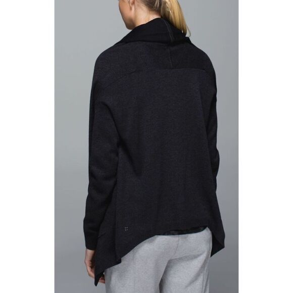 95 LULULEMON GRAY CABIN YOGI WRAP HOOD REVERSIBLE CARDIGAN SWEATER sz 4 6 - Picture 1 of 8